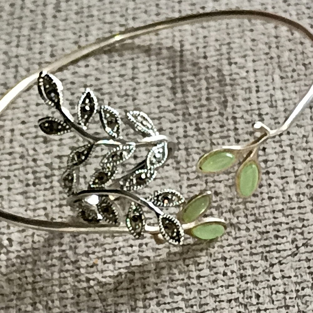 Set Of: .925 Silver and Green Leaf Bracelet & Marcasite Leaf Ring